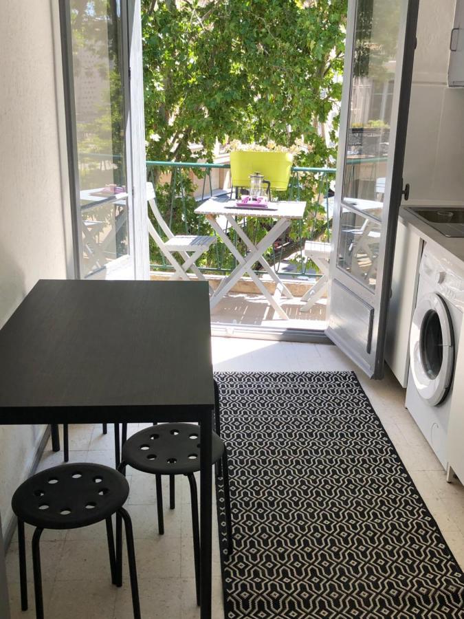 Appartement De Charme Avignon Centre Historique Terrasse Et Balcon Place Pie 외부 사진